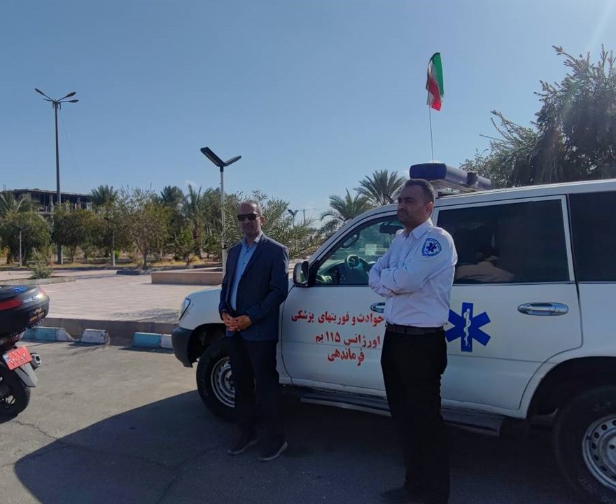 حضور اورژانس ۱۱۵ بم در رژه خودرویی دهه فجر